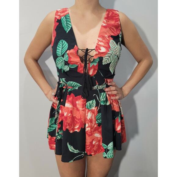 Cals Pants - Women's Short Romper Jumpsuit Black/Red/Green Rose Rose Print V Neck Lace Up Med